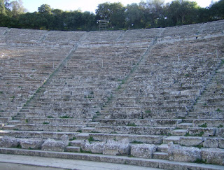 το αρχαίο θέατρο της Επιδαύρου
