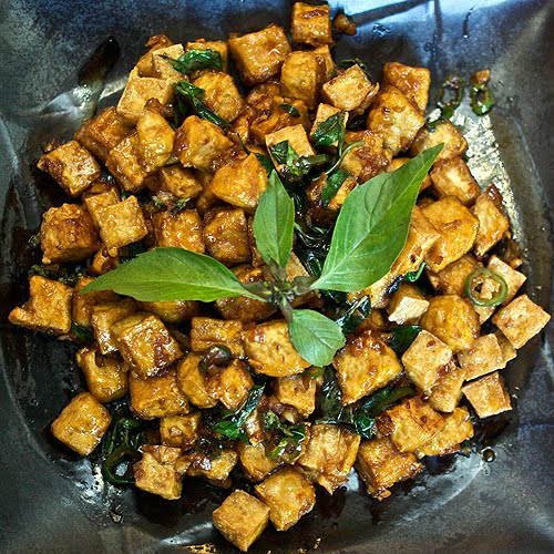 Javaholic: Tofu Fried with Basil