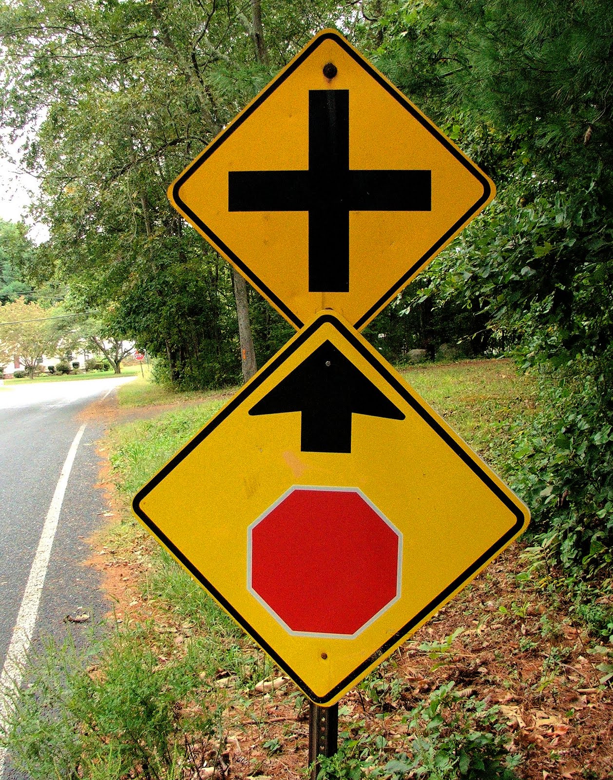 Intersection With Stop Sign : Right of Way at Intersections: Who Goes ...