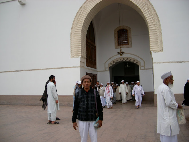 Di Masjid Qiblatain