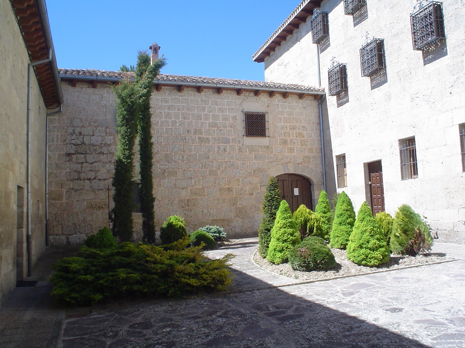 Resultado de imagen de Monasterio de San Salvador (Palacios de Benaver)