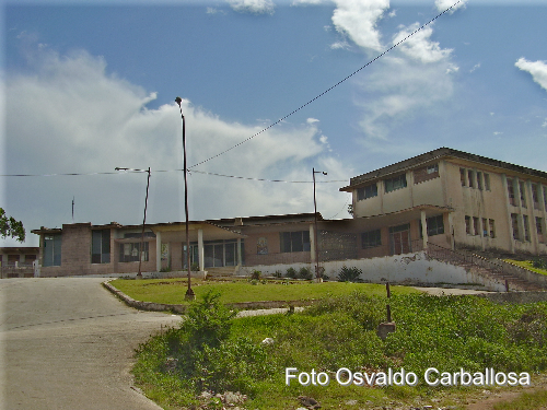 Fotos Situacion Actual del Edificio del Colegio Maristas de Holguin. Hoy conocido como la Fornet.