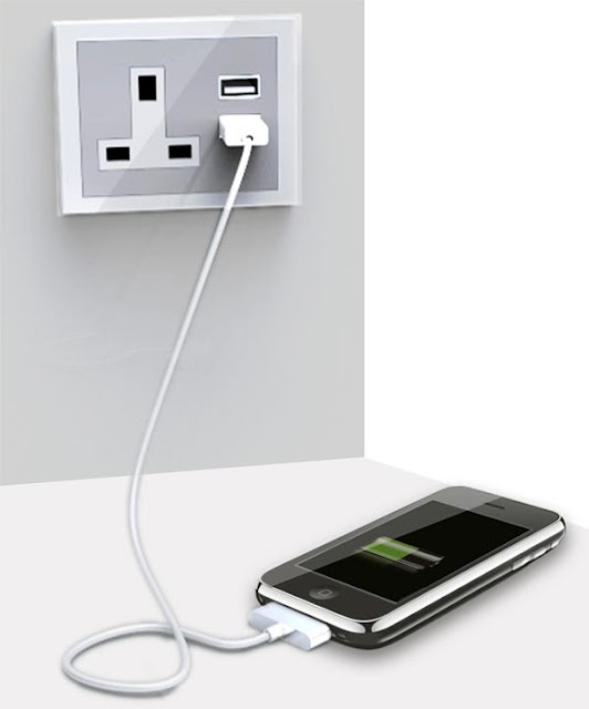 Red Baiduri: AC outlet with a USB