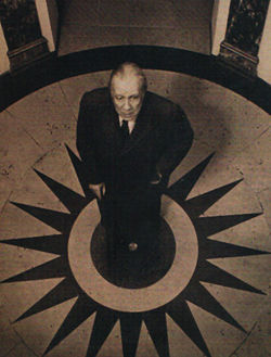 [L021.Jorge_Luis_Borges_Hotel.jpg]