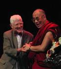 Beck e Dalai Lama - Congresso Internacional de Psicoterapia Cognitiva, na Suécia - 2005.