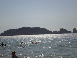 Zicht op de Middellandse Zee vanaf het strand