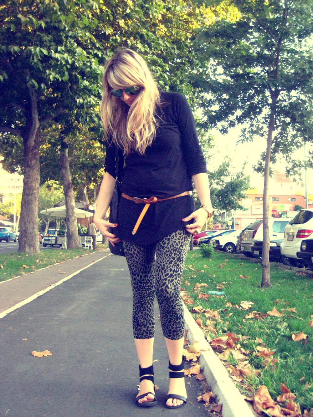 Frashion Leaves Are Falling It Is Autumn Already Li e Opada Ve 