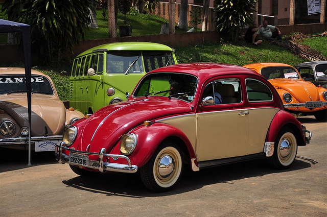 Your daily car fix: Two tone beetle