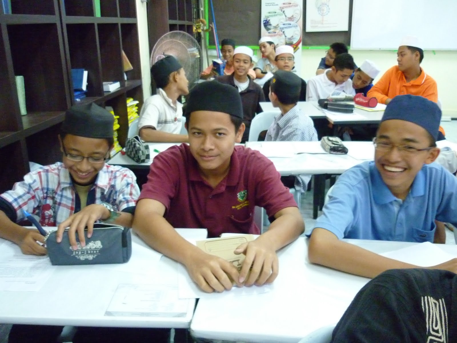 KEM MOTIVASI , PEMANTAPAN AKADEMIK , GURU