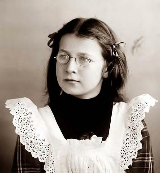 Helen Wright, 1901