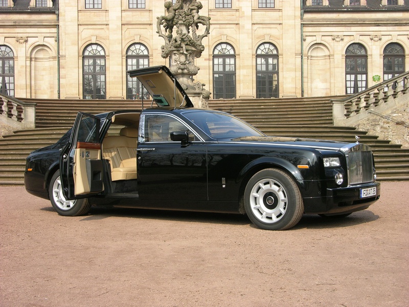 [Rolls-Royce+Phantom+by+EDAG.jpg]