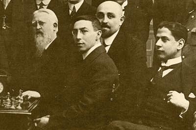 [Akiva_Rubinstein+con+Capablanca+1914.jpg]