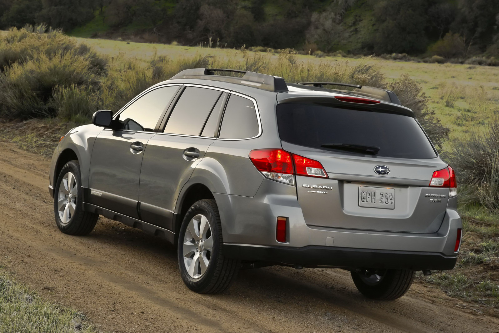 Minor Updates for 2011 Subaru Legacy Sedan and Outback