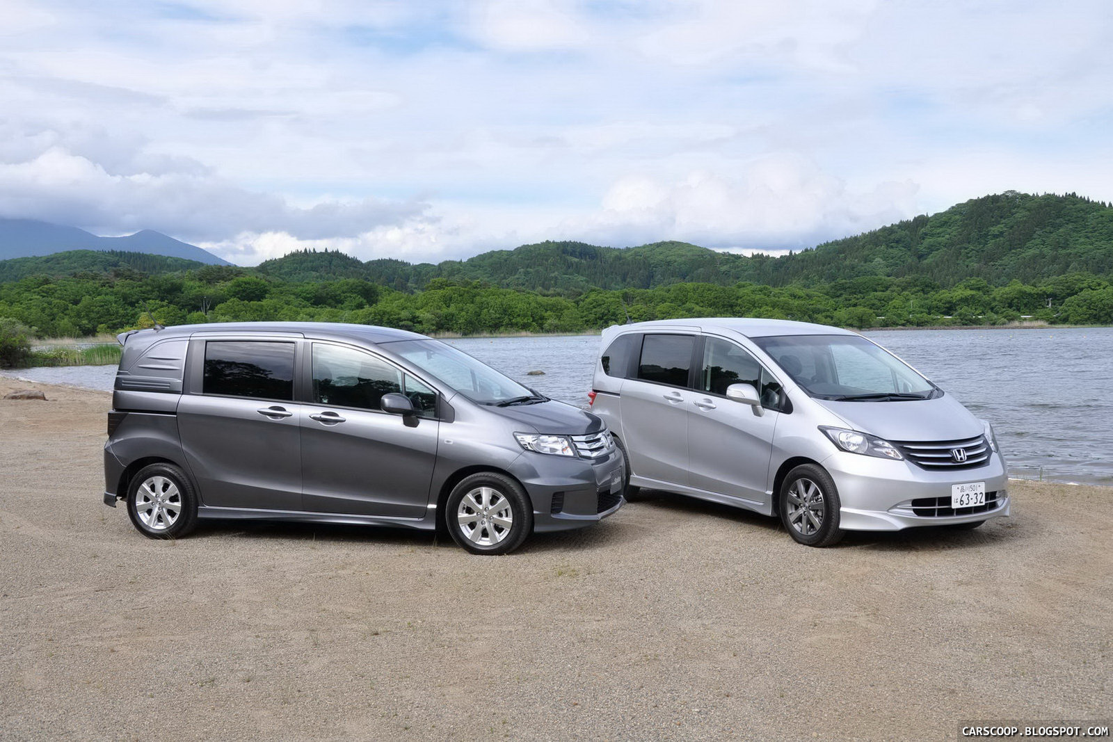 Carscoop: New Honda Freed Spike "Lifestyle" Minivan Debuts in Japan