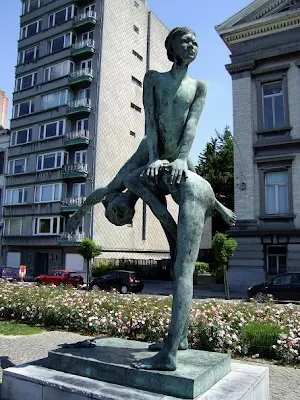 statue in Liège