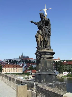 statues on Charles Bridge