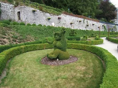 box trees sculpture in Parc des Topiaires in Durbuy