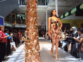22Cat+walk+copy.jpg