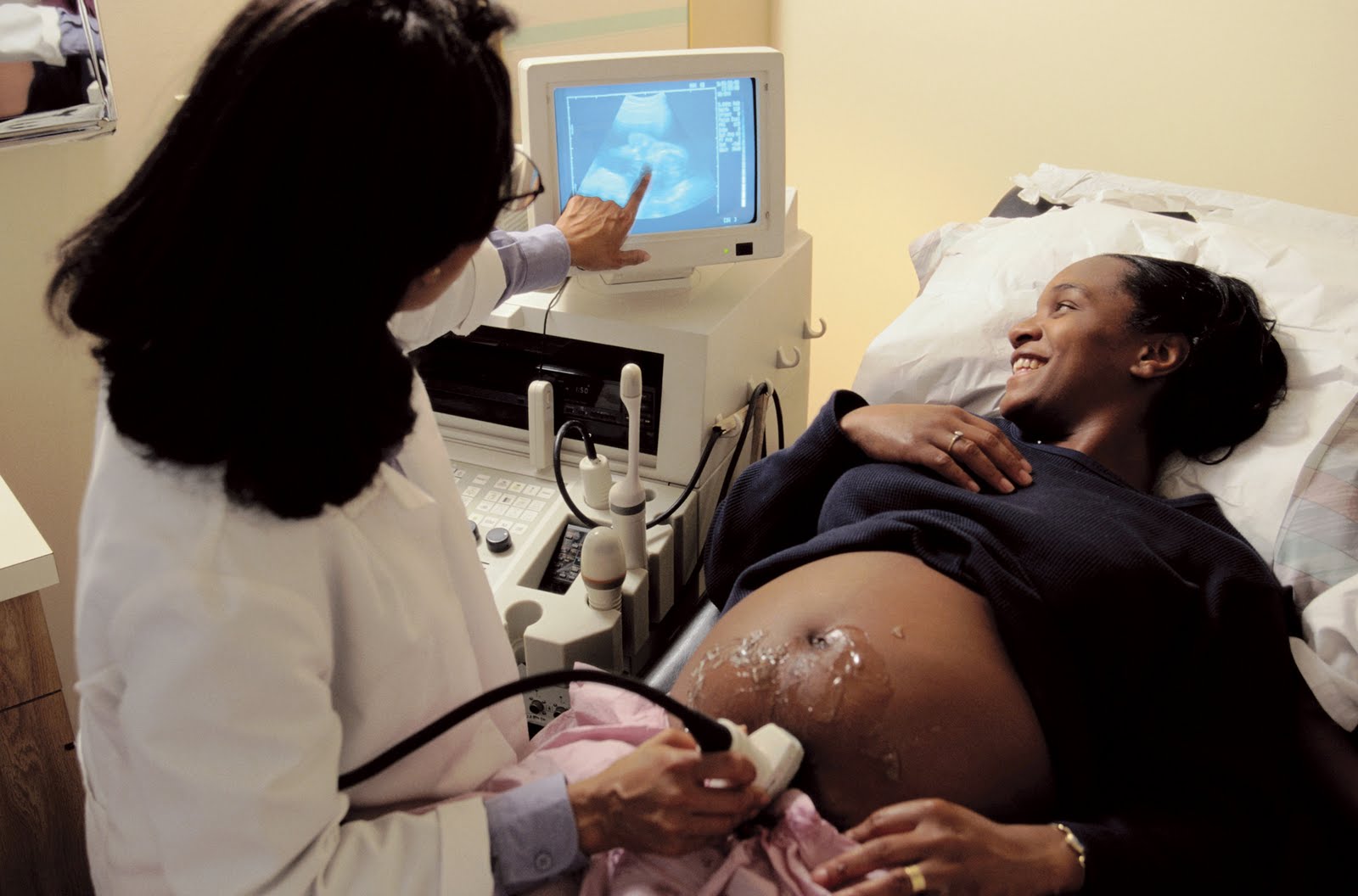 http://1.bp.blogspot.com/_FqhF638jtDY/TLYRNeU_-RI/AAAAAAAAABg/ob7CTrjZoz4/s1600/black_pregnant_woman_gets_ultrasound.jpg