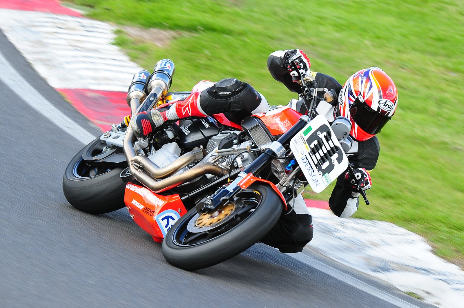 BLADE MOTORSPORT XR1200 RACING: The bikes...