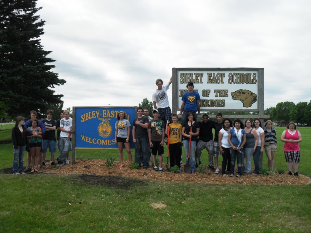 Sibley East Ag Program & FFA Chapter Landscape Project Complete!