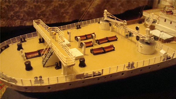[titanic_paper_model_13.jpg]