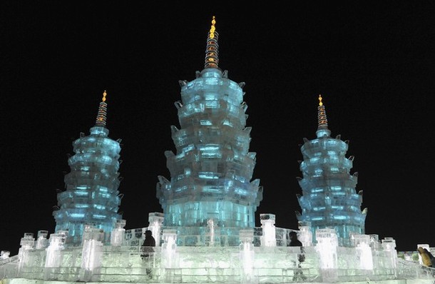 [Harbin-Ice-Snow-Festival-08.jpg]