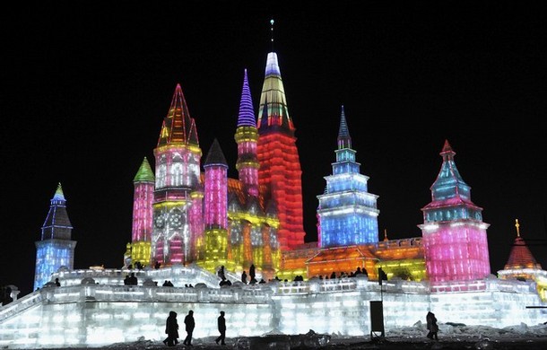 [Harbin-Ice-Snow-Festival-04.jpg]