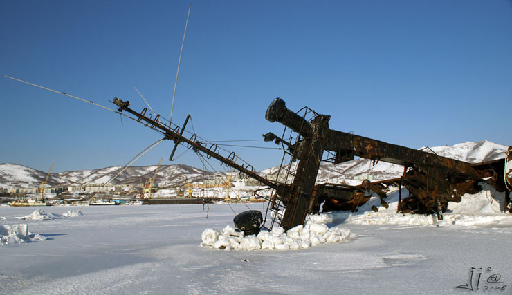 [abandoned-frozen-ships-08.jpg]