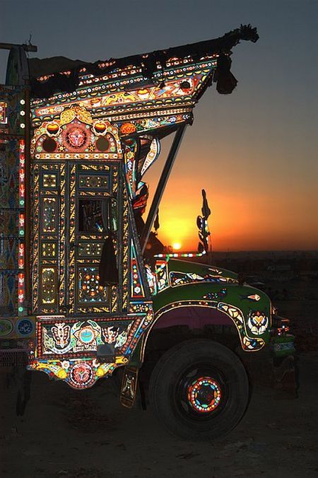 [truck_art_pakistan_14.jpg]