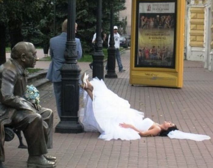 [funny_wedding_pictures_38.jpg]