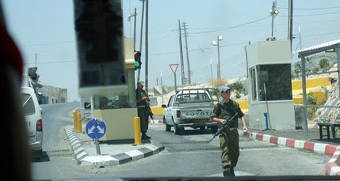 Israeli checkpoint -Paolo Cuttitta palestine/flickr 