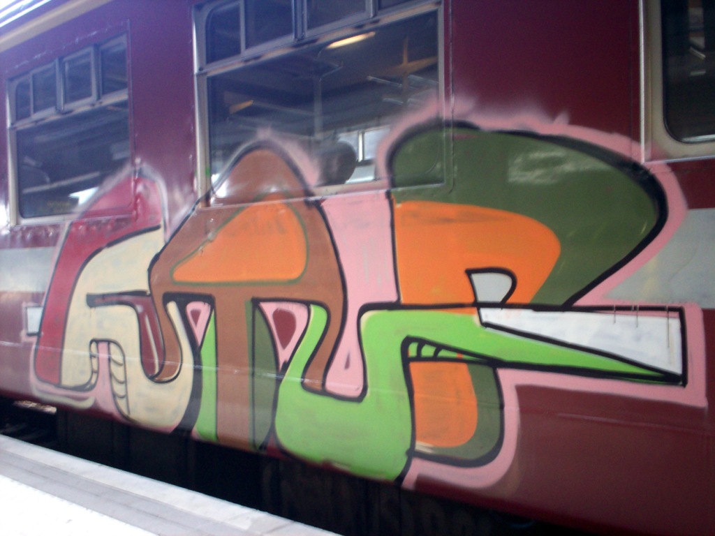 GRAFFITI ART ON TRAINS TRAIN ART