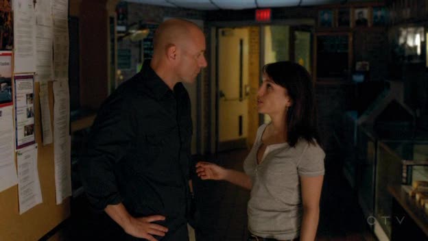 [Amy+Jo+Johnson+Flashpoint+16.jpg]