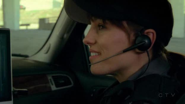 [Amy+Jo+Johnson+Flashpoint+5.jpg]