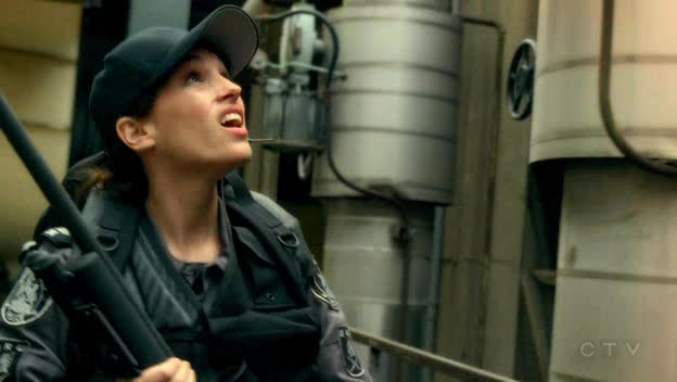 [Amy+Jo+Johnson+Flashpoint+8.jpg]