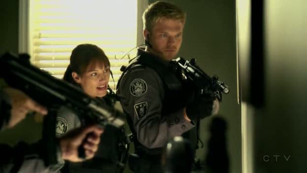 [Jules_Flashpoint+1x9+-+21.jpg]