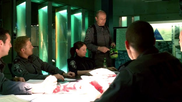 [Jules_Flashpoint+2x13+-+31.jpg]