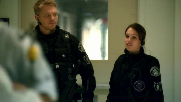 [Jules_Flashpoint+2x13+-+29.jpg]