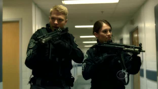 [Jules_Flashpoint+2x13+-+19.jpg]