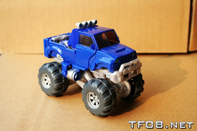 Transformers Live Action Movie Blog (TFLAMB): Deluxe Wheelie Toy Pictures