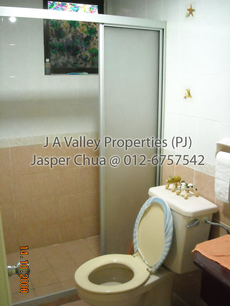 [300kbathroom_e.jpg]