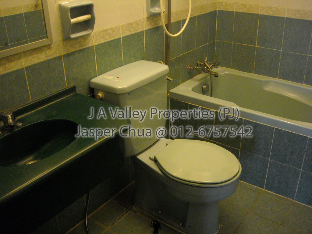 [285kbathroom_e.jpg]