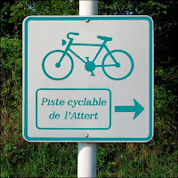 Panneau signalant une piste cyclable au Grand Duché de Luxembourg.