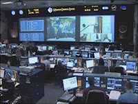 Centre de Contrôle MCC de la NASA pendant la remise sur orbite du Télescope Satial Hubble. Document NASA.