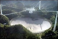 Le radiotélescope d'Arecibo (Porto Rico) au coeur de la recherche SETI.