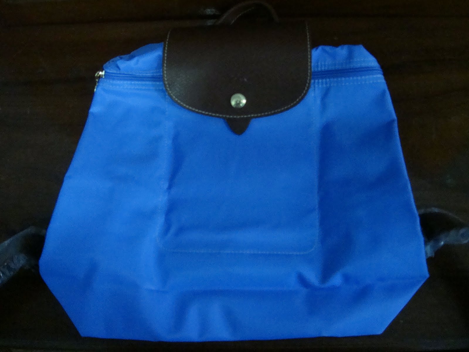 Whatever with the Shadow. Longchamp Le Pliage Sac A Dos is ♥.