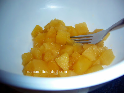 Reena\u0026#39;s Online: Puri Epal a.k.a Apple Puree