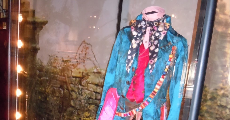 Hollywood Movie Costumes And Props Johnny Depp S Mad Hatter Costume From Alice In Wonderland