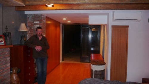 [silexbedroom.jpg]